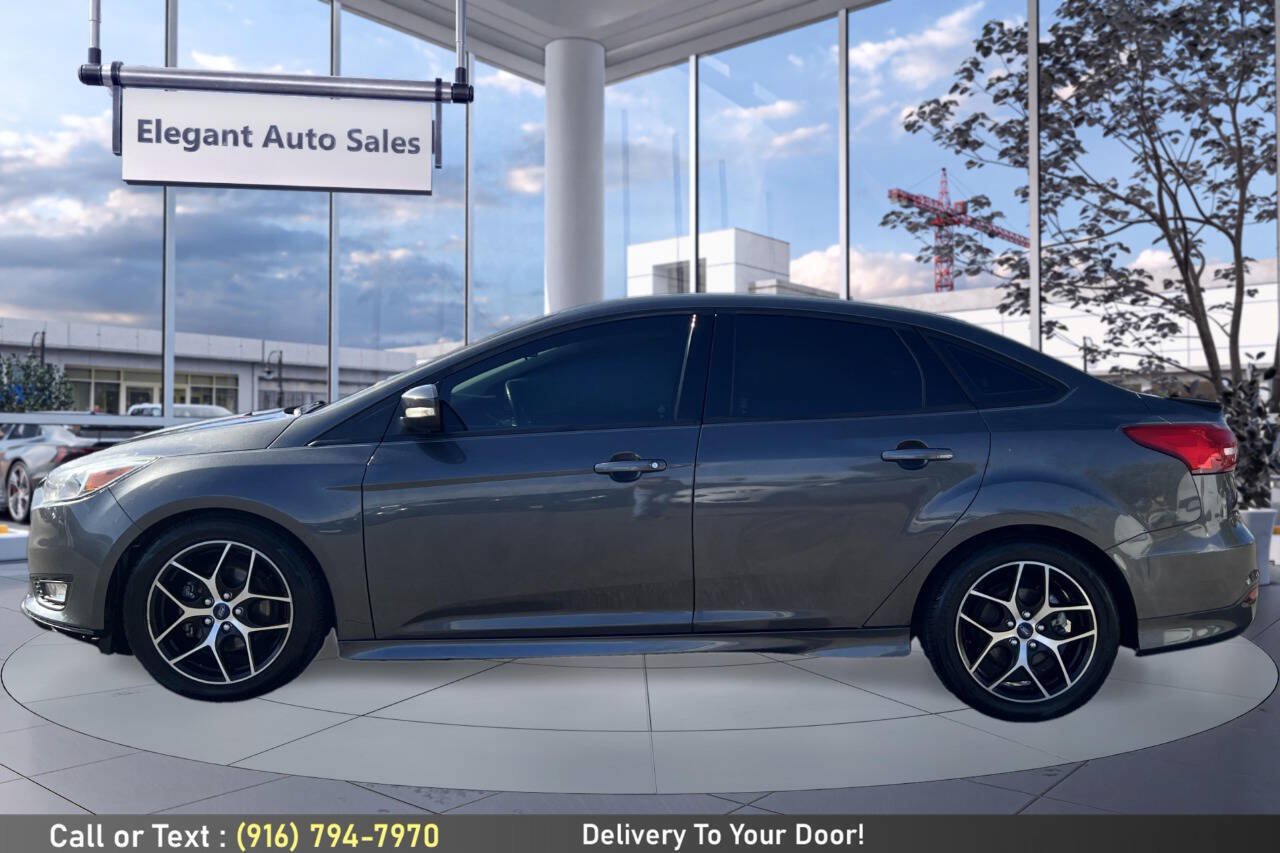 Used 2016 Ford Focus SE w/ SE Sport Package FWD image 8