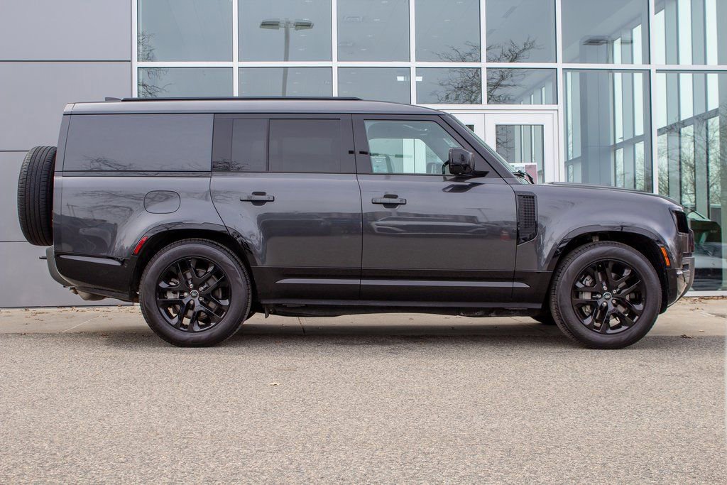Used 2025 Land Rover Defender 130 Outbound image 4