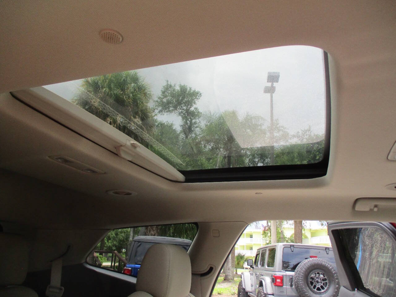 Used 2020 Buick Enclave Essence w/ LPO, Luxury Package FWD image 32