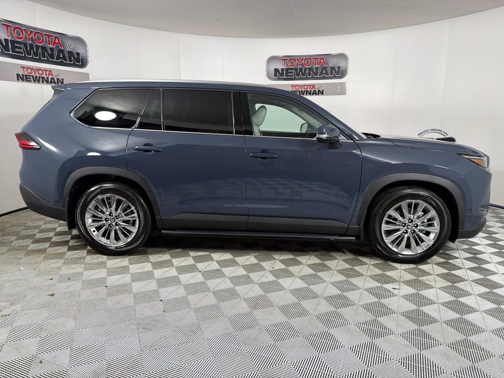 Used 2026 Toyota Grand Highlander Platinum image 4