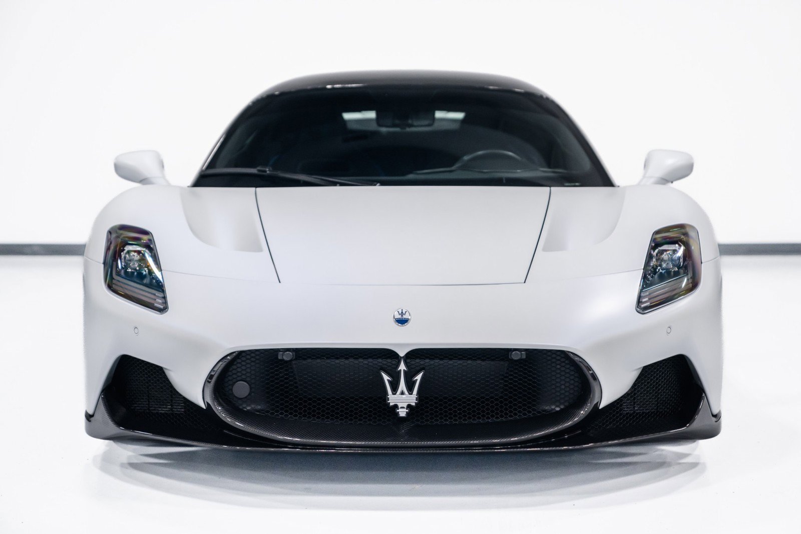 Used 2022 Maserati MC20 Coupe image 3