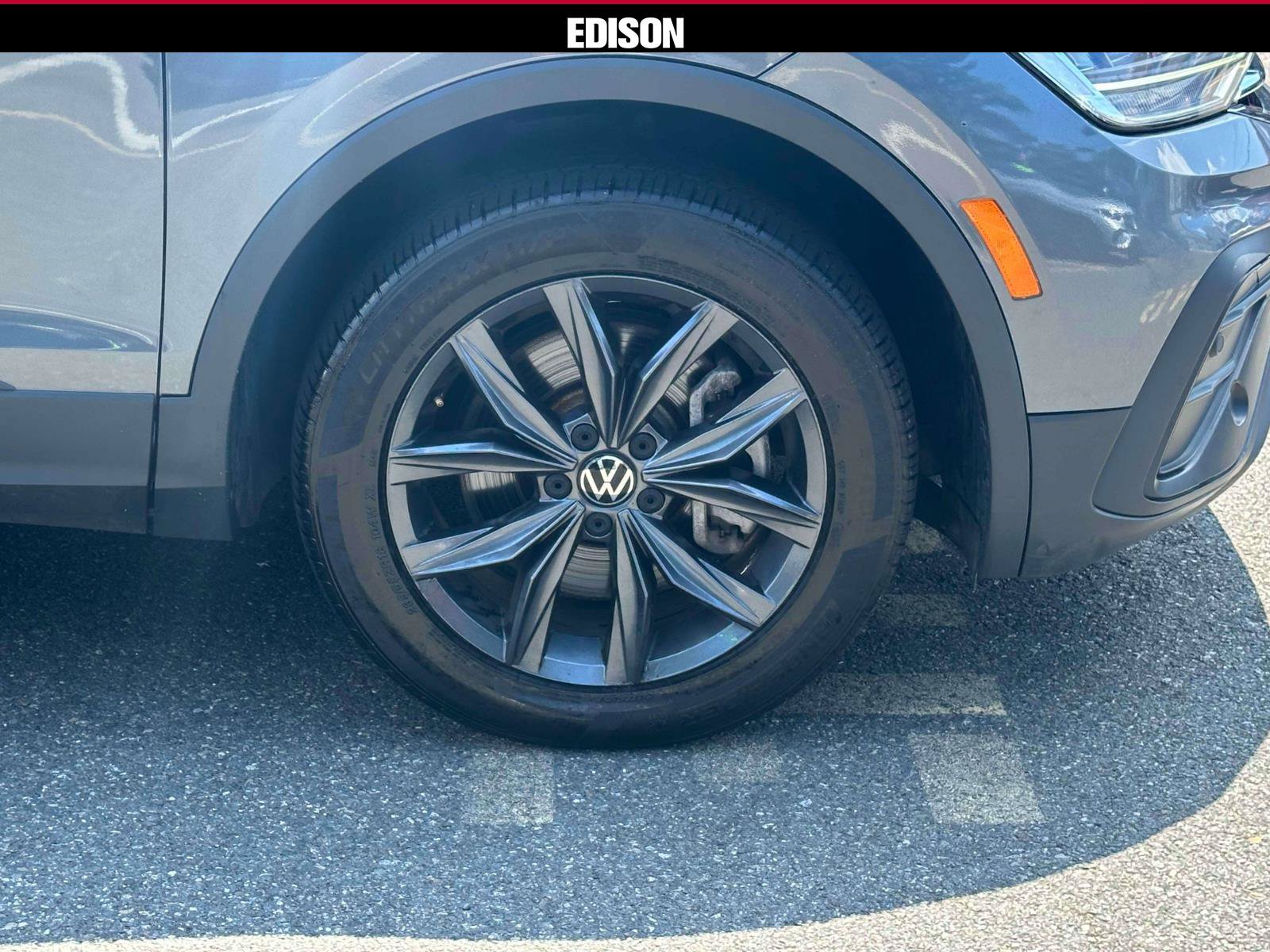 Used 2023 Volkswagen Tiguan SE w/ Panoramic Sunroof Package AWD/4WD image 6