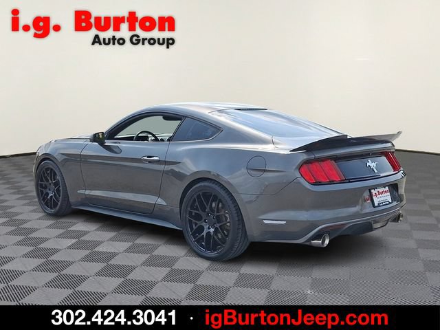 Used 2016 Ford Mustang Coupe RWD image 4