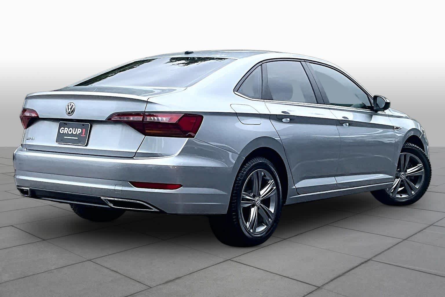 Used 2019 Volkswagen Jetta R-Line w/ R-Line Cold Weather Package FWD image 13