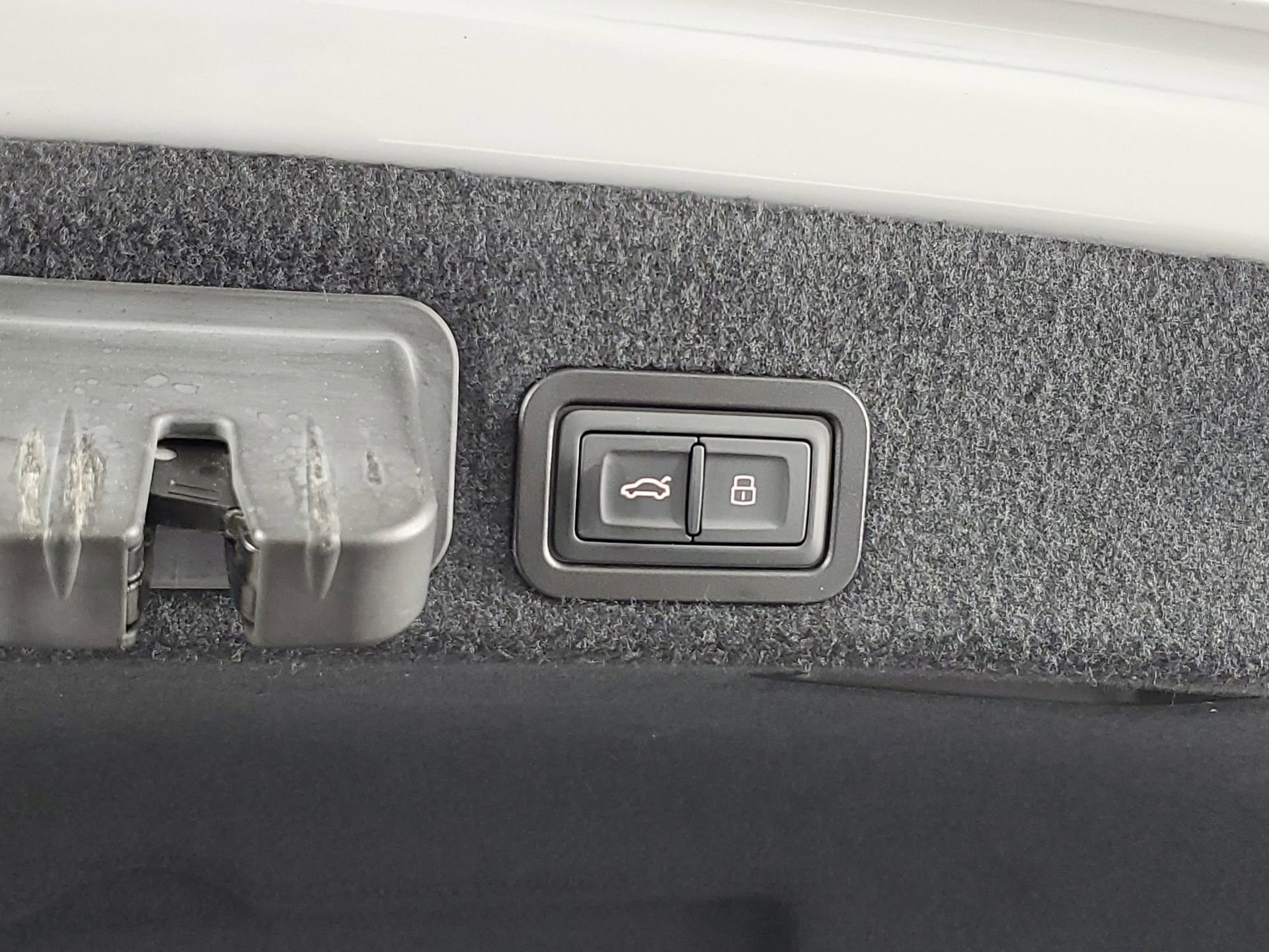 Used 2016 Audi S6 Prestige w/ Prestige Package image 22