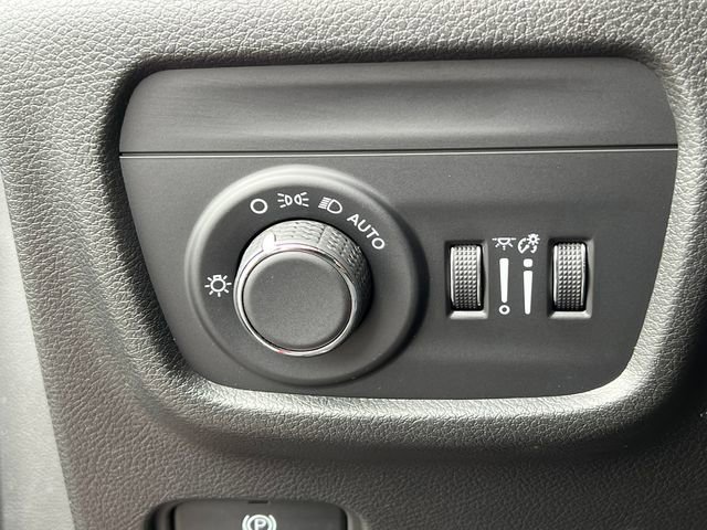 Used 2024 Jeep Grand Cherokee Altitude image 18