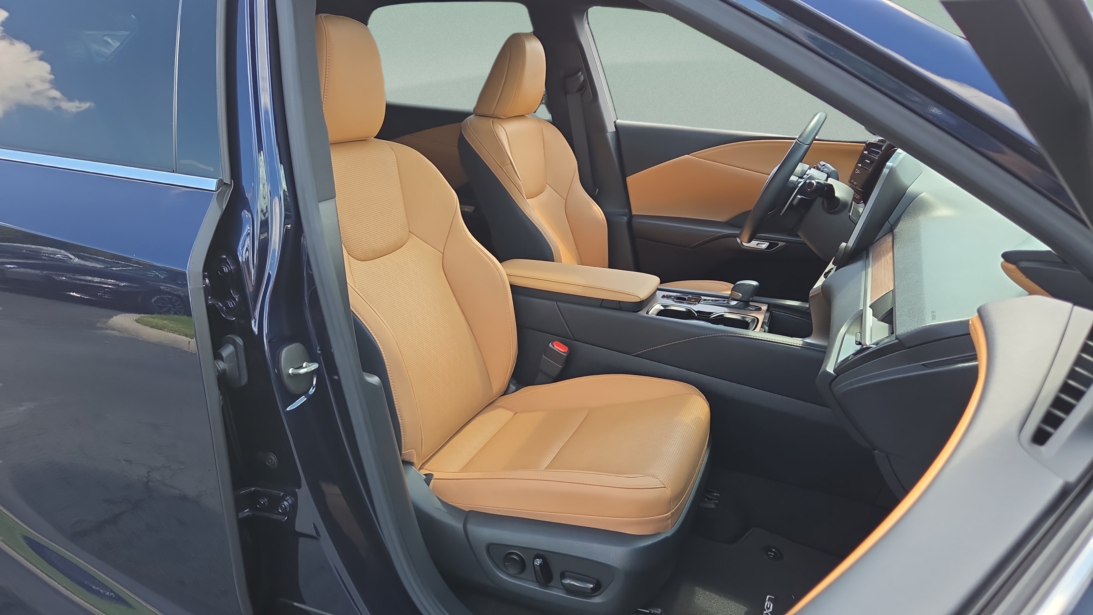 Used 2023 Lexus RX 350 Premium Plus w/ Accessory Package (Z1) FWD image 17