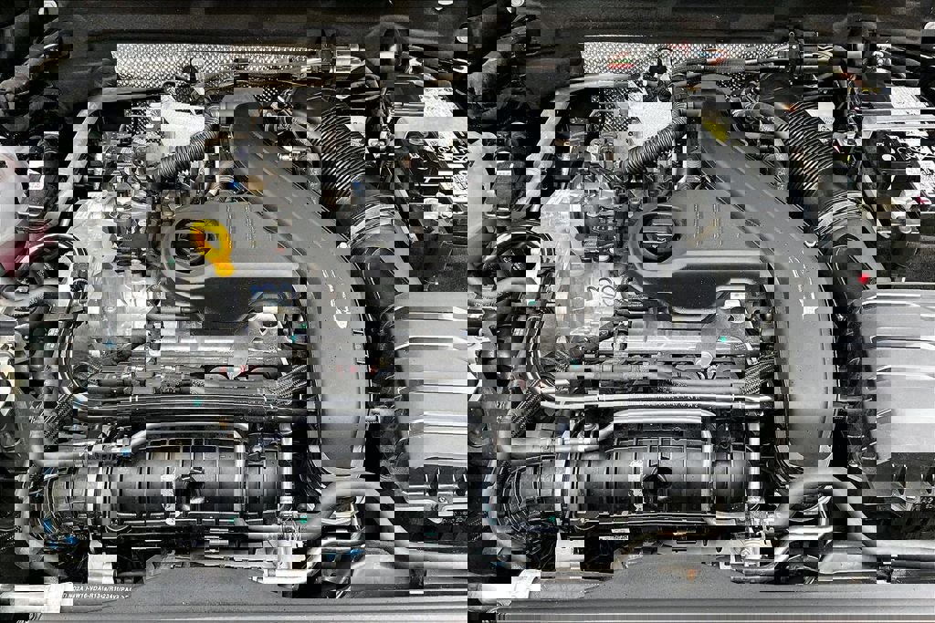 Certified 2025 Volkswagen Taos SE w/ Panoramic Sunroof Package image 30