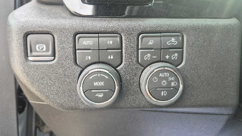 Used 2026 Chevrolet Silverado 2500 LTZ w/ Trail Boss Package AWD/4WD image 17