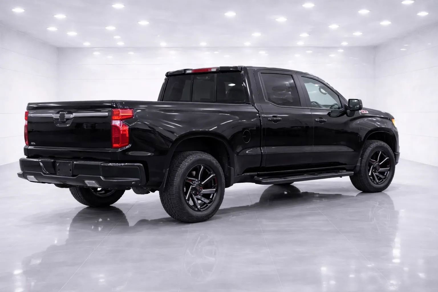 Used 2024 Chevrolet Silverado 1500 LT Trail Boss w/ Convenience Package II image 5