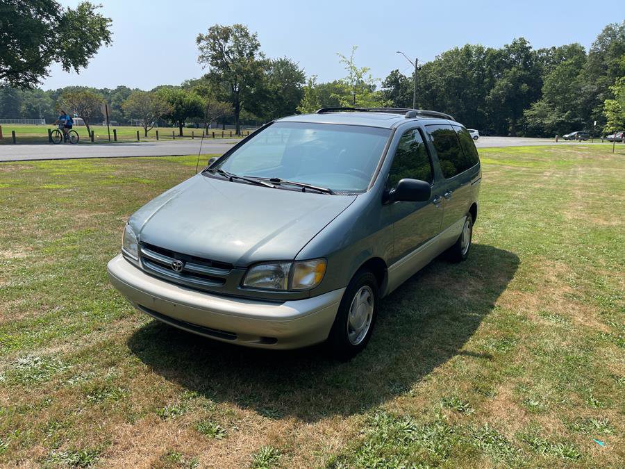 Used 1999 Toyota Sienna LE FWD image 13