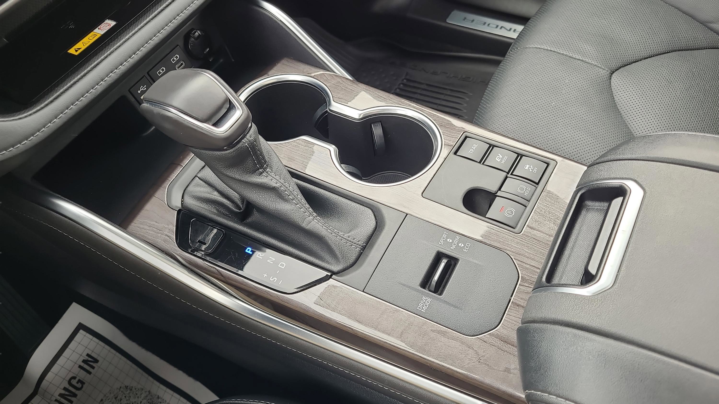 Used 2023 Toyota Highlander Limited image 23