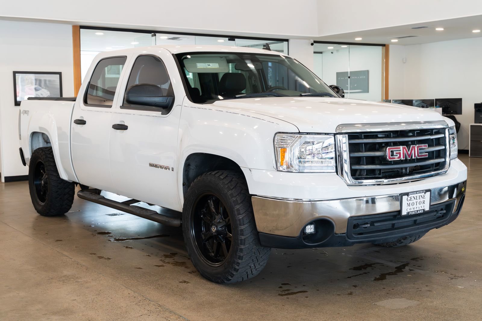 Used 2007 GMC Sierra 1500 W/T w/ Work Truck Preferred Package AWD/4WD image 3