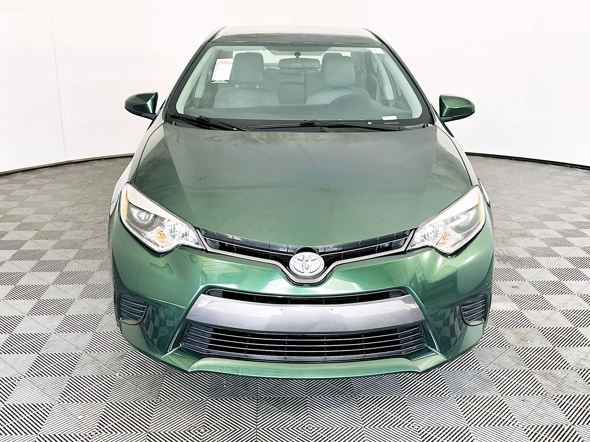Used 2016 Toyota Corolla LE FWD image 8