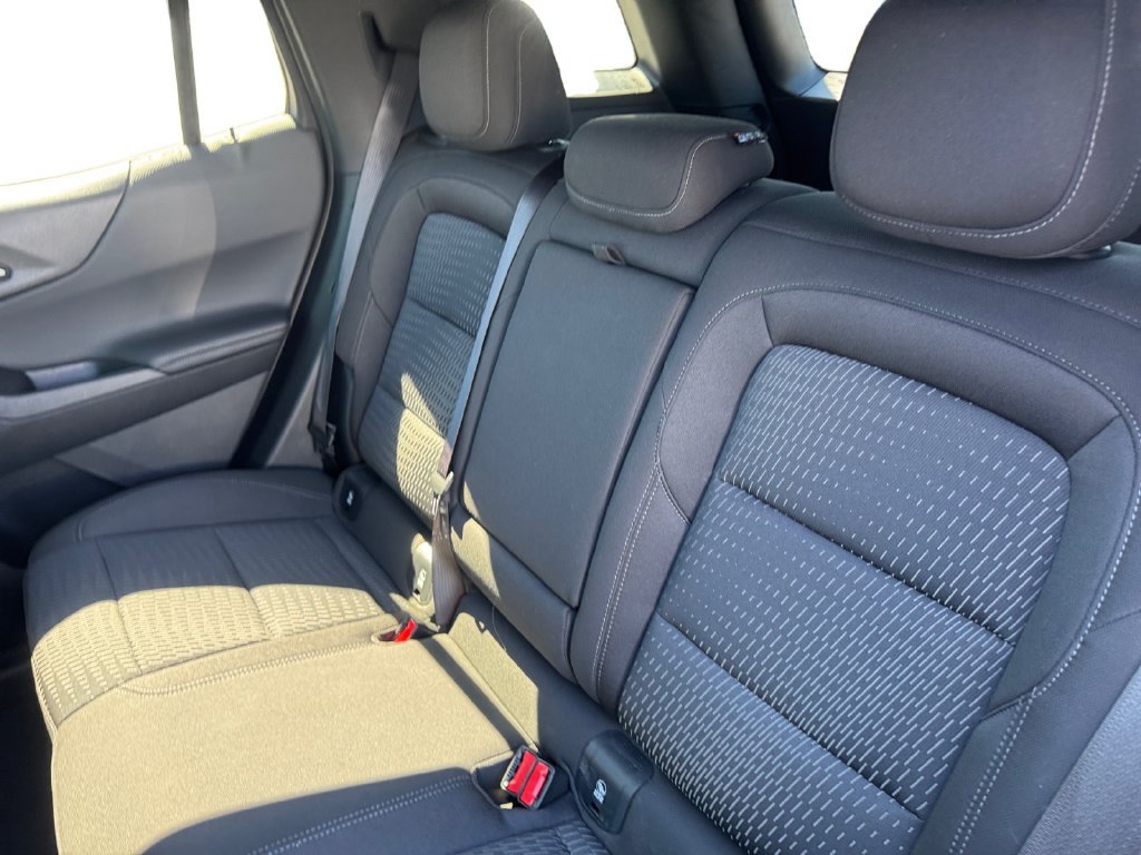 Used 2026 Chevrolet Equinox LT AWD/4WD image 13