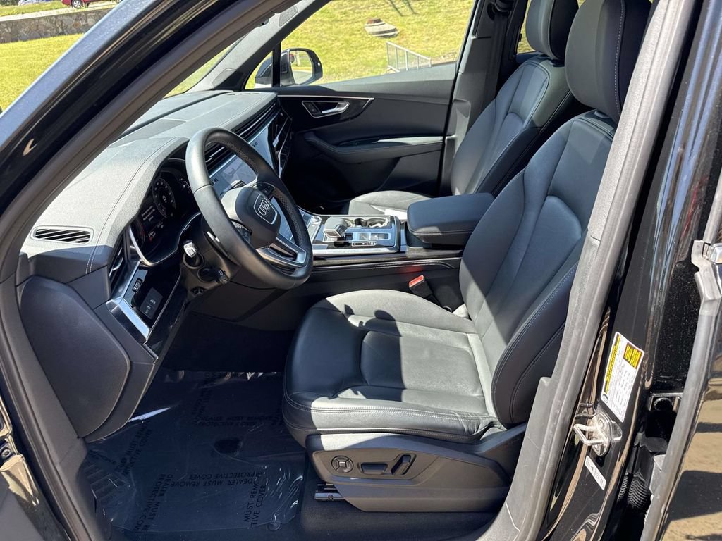 Used 2025 Audi Q7 3.0T Premium Plus AWD/4WD image 6