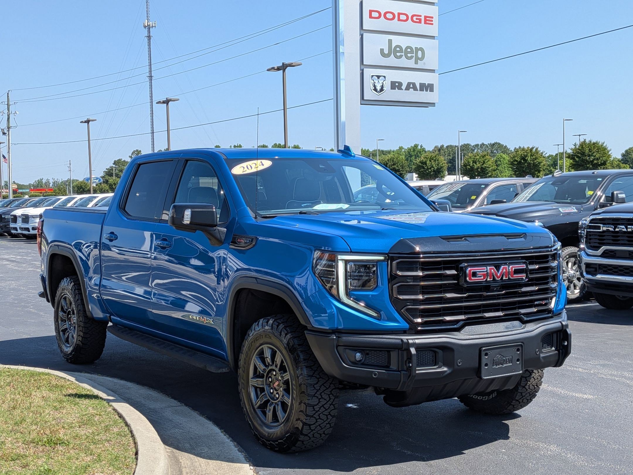 Used 2024 GMC Sierra 1500 AT4X AWD/4WD image 3