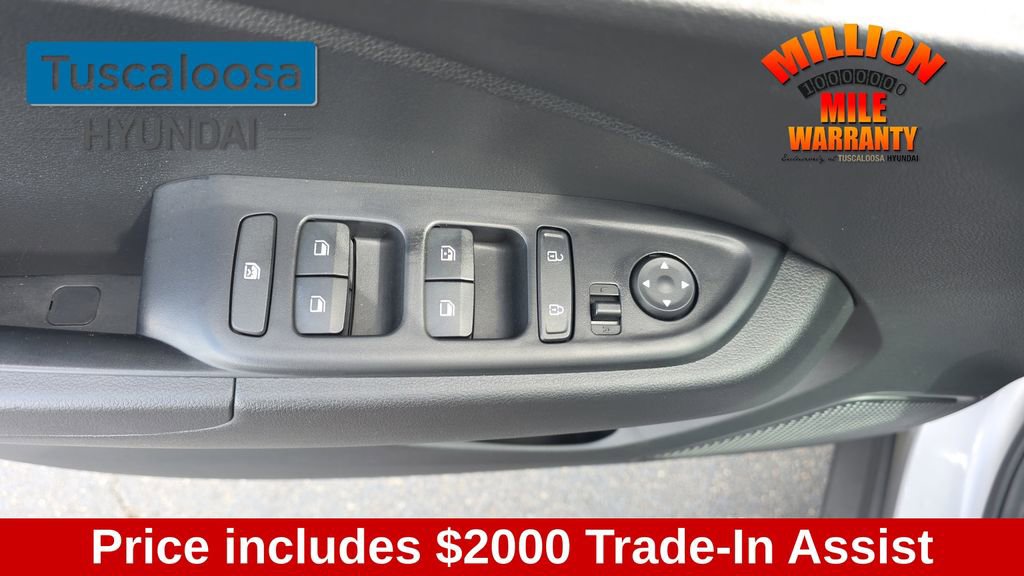 Used 2024 Hyundai Venue SEL image 13