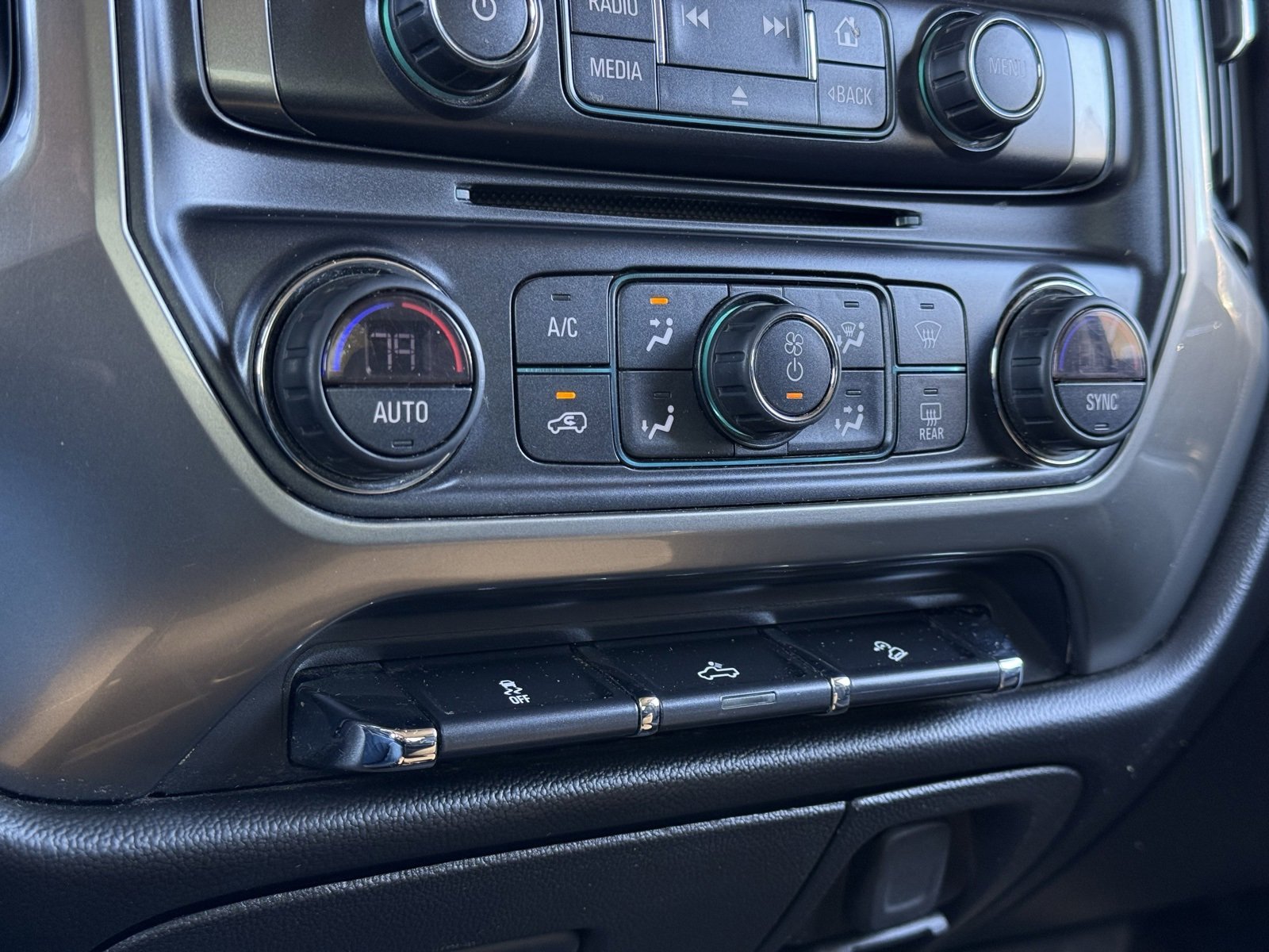 Used 2018 Chevrolet Silverado 1500 LT w/ All Star Edition image 17