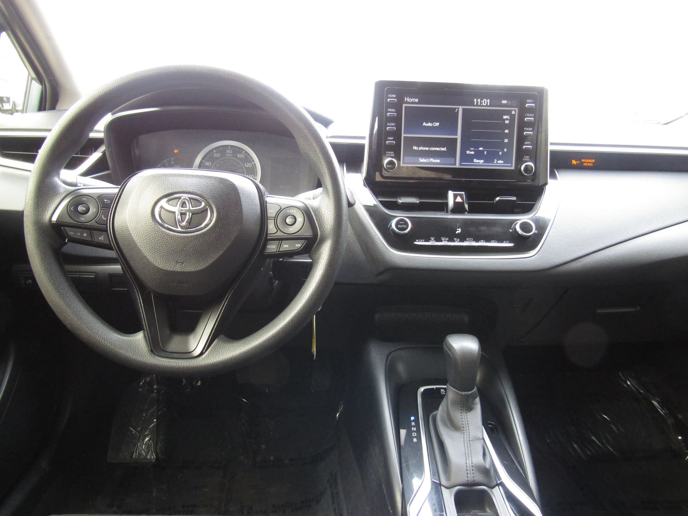 Used 2020 Toyota Corolla LE FWD image 12