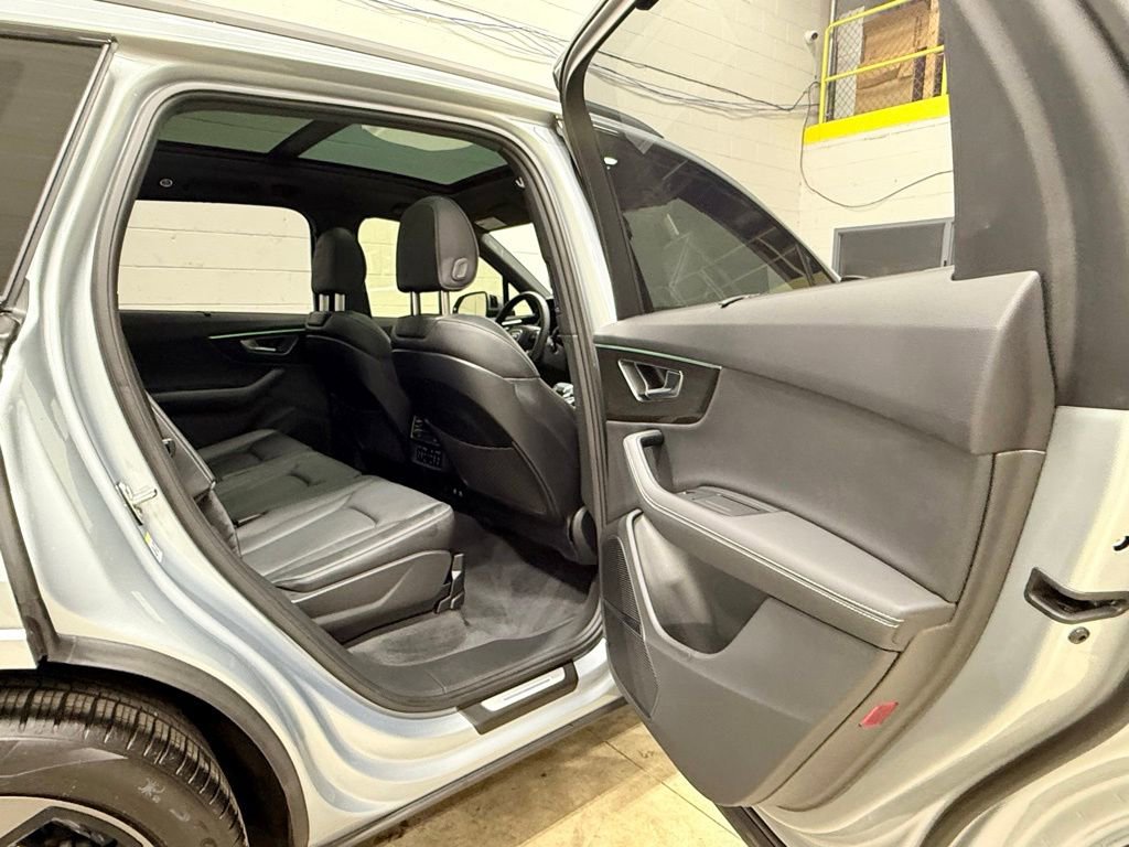 Used 2025 Audi Q7 3.0T Prestige AWD/4WD image 48