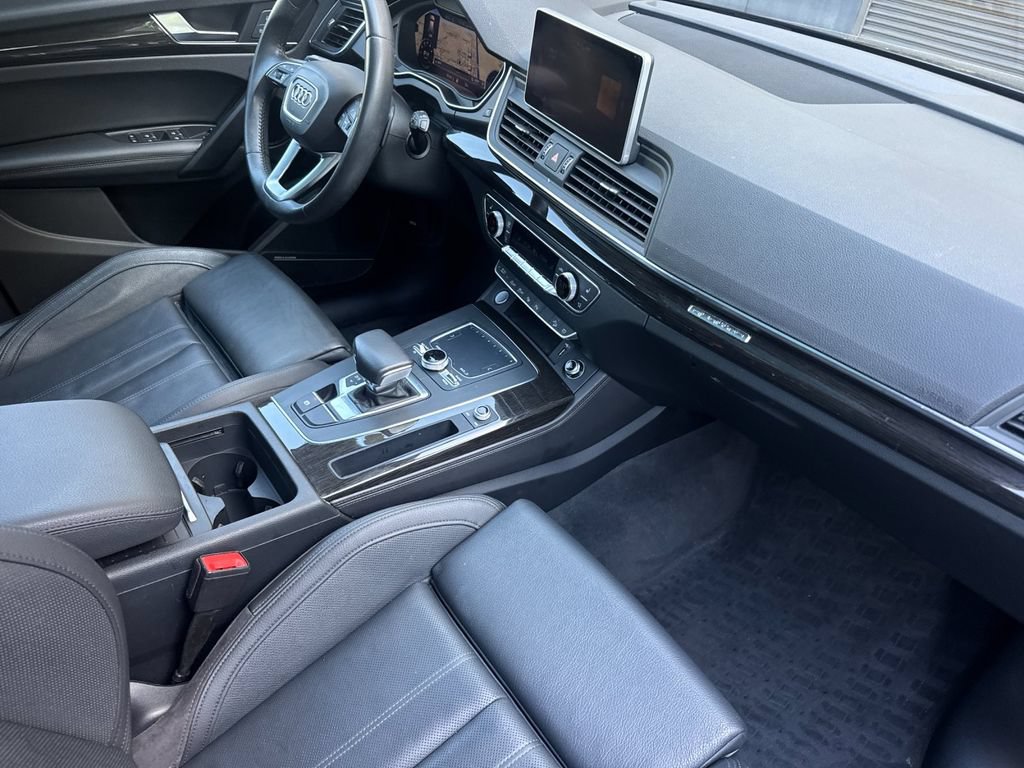 Used 2020 Audi Q5 Prestige w/ Prestige Package AWD/4WD image 19