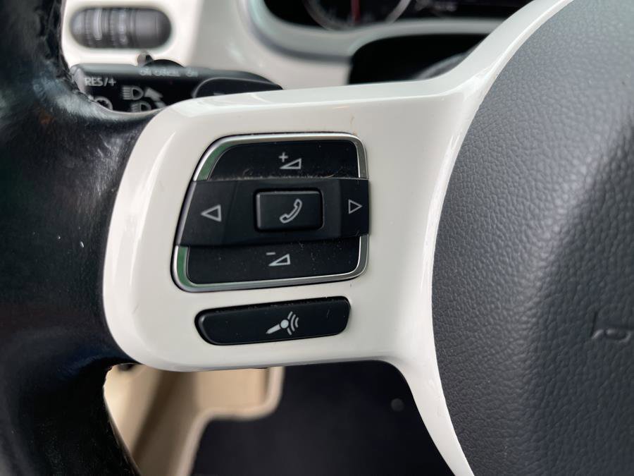 Used 2013 Volkswagen Beetle TDI FWD image 16