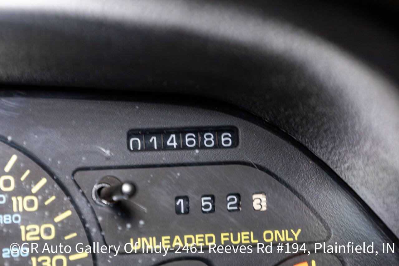 Used 1993 Chevrolet Camaro Z28 RWD image 12