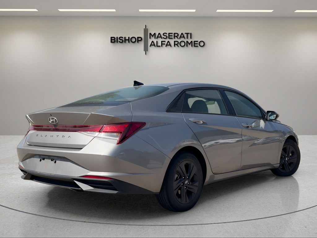 Used 2022 Hyundai Elantra SEL FWD image 6