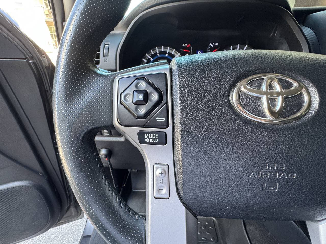Used 2016 Toyota 4Runner SR5 Premium AWD/4WD image 25