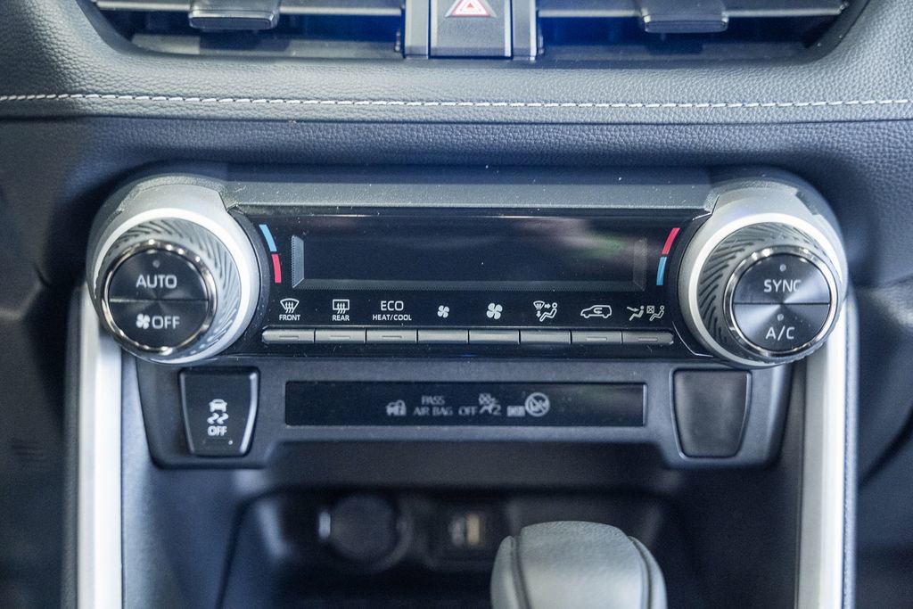 Used 2025 Toyota RAV4 XLE image 23