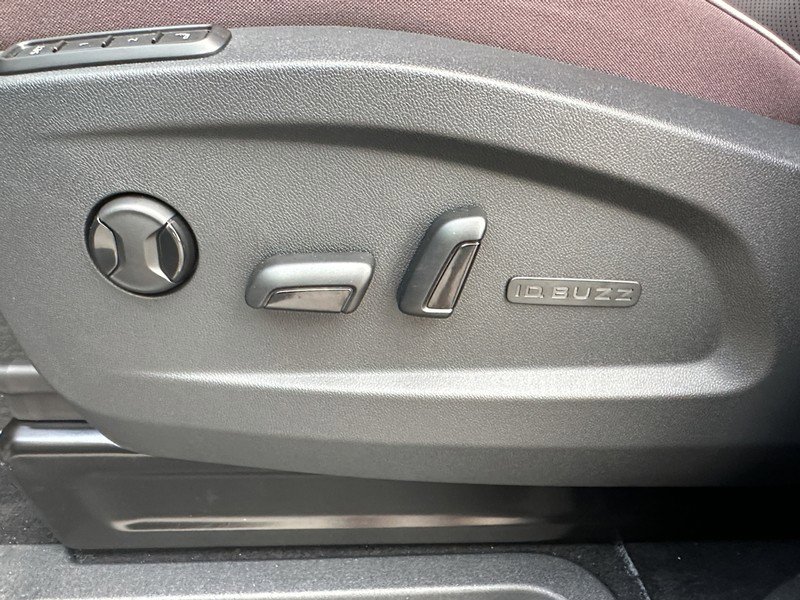 New 2025 Volkswagen ID. Buzz Pro S image 16