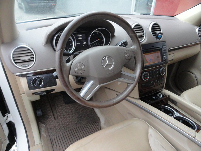 Used 2011 Mercedes-Benz GL 450 4MATIC image 8