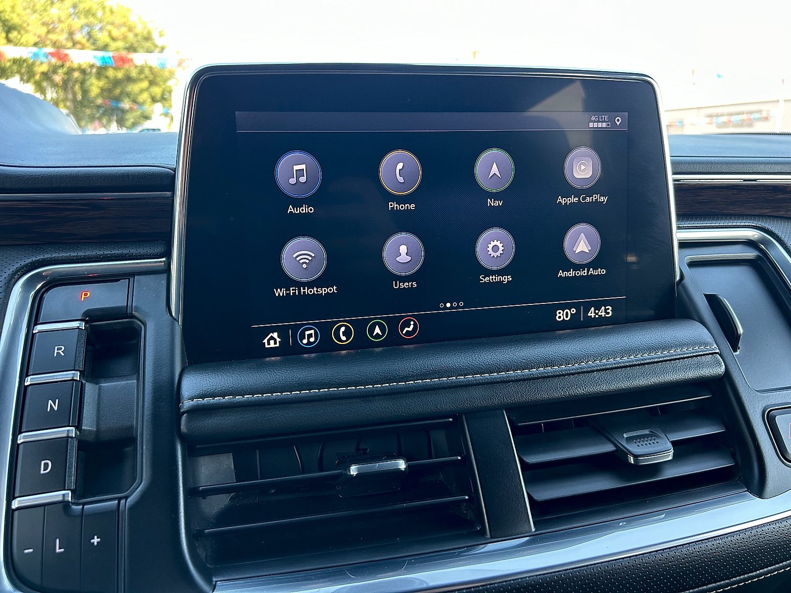 Used 2021 Chevrolet Tahoe Premier w/ Premium Package RWD image 18