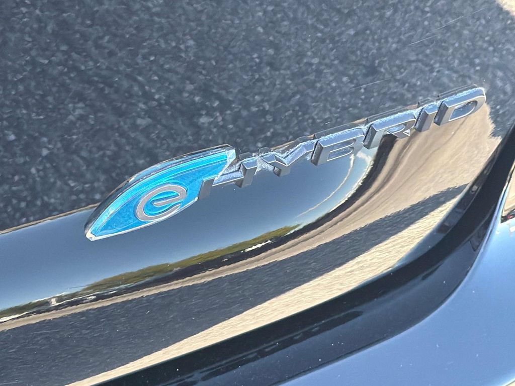 Used 2025 Chrysler Pacifica Premium FWD image 7