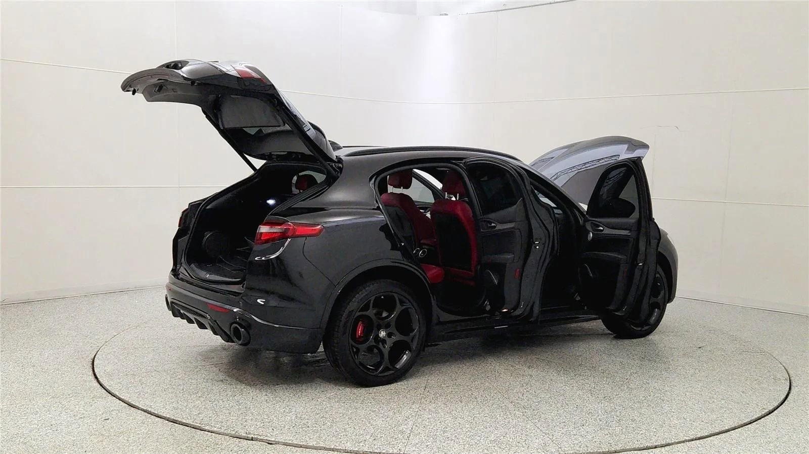 Used 2022 Alfa Romeo Stelvio Veloce AWD/4WD image 12