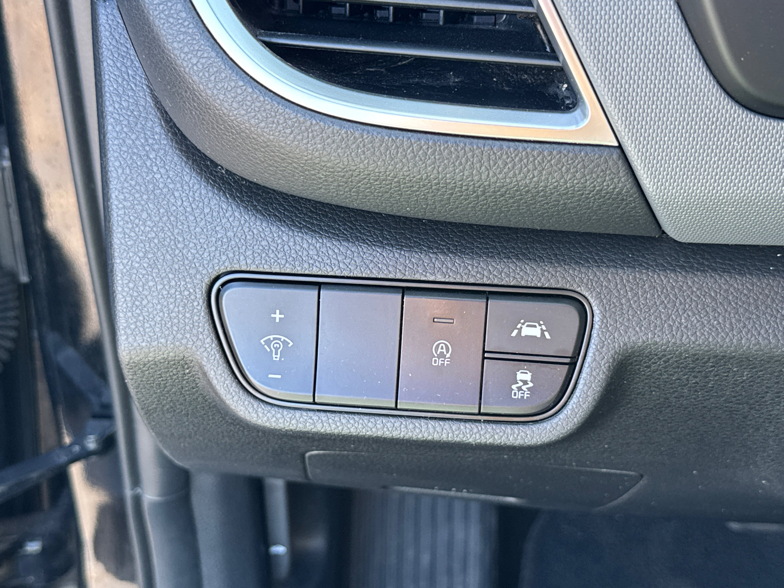 Used 2023 Kia Seltos LX image 14