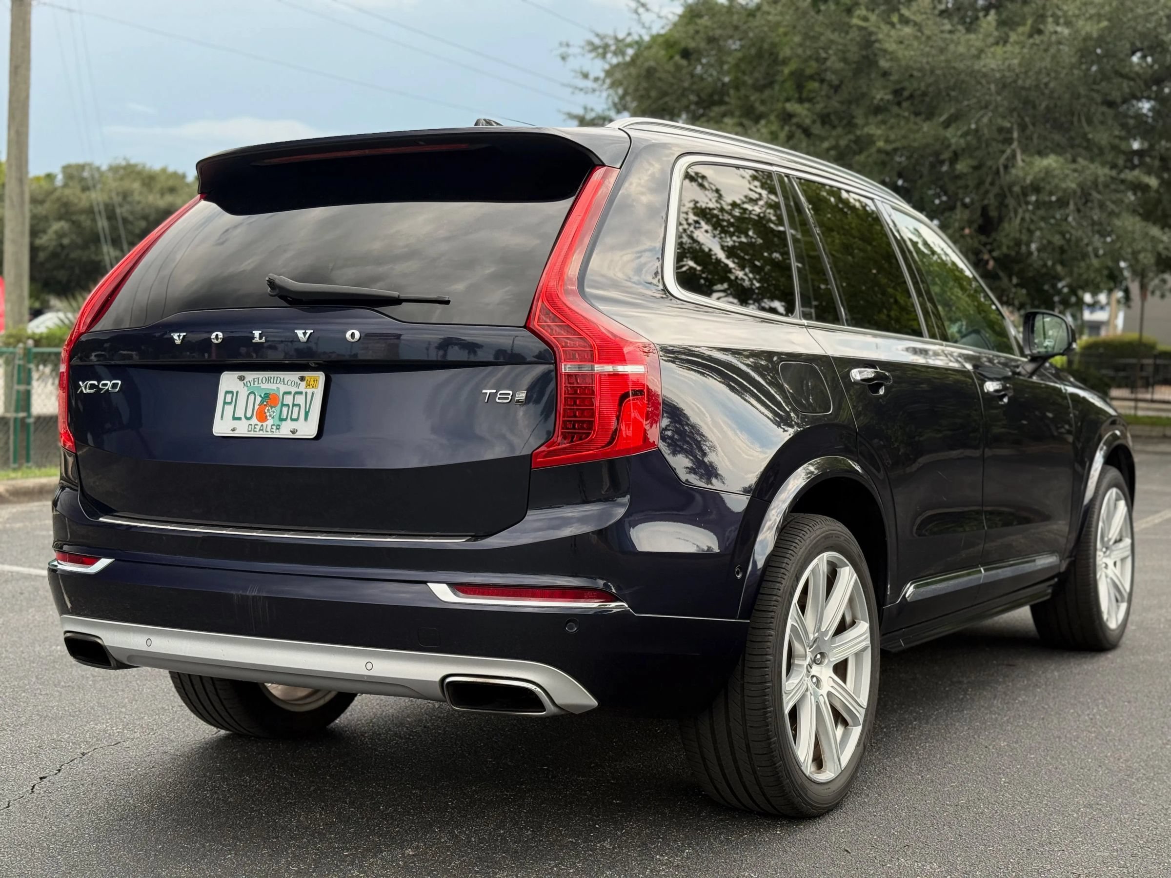 Used 2017 Volvo XC90 T8 Inscription w/ Vision Package AWD/4WD image 5