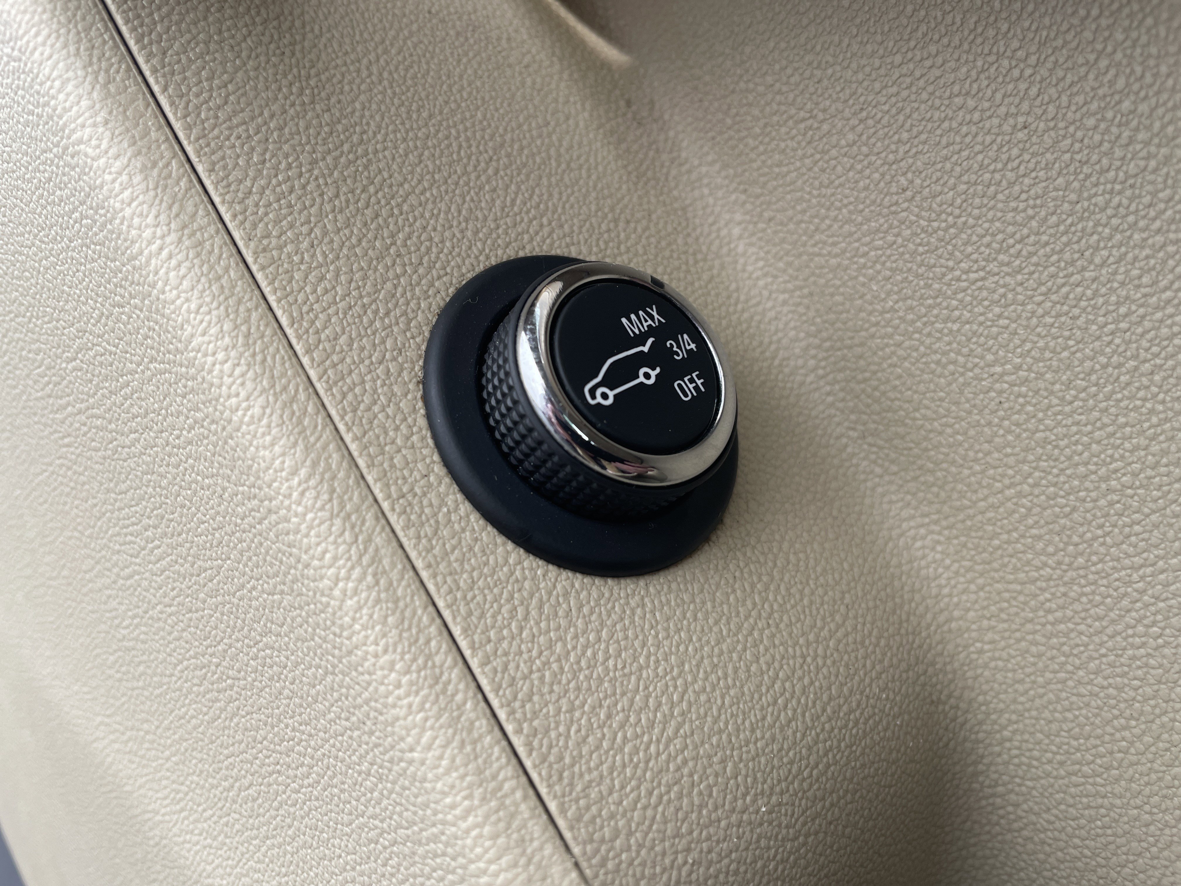 Used 2018 Cadillac XT5 FWD image 25