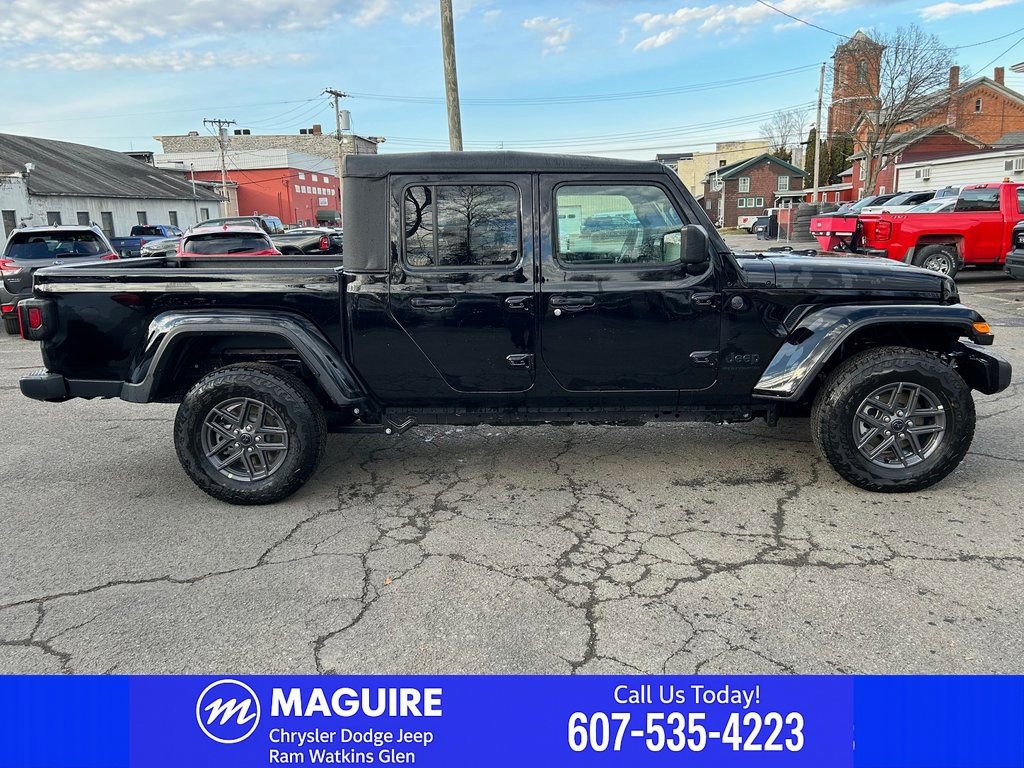 New 2026 Jeep Gladiator Sport AWD/4WD image 4