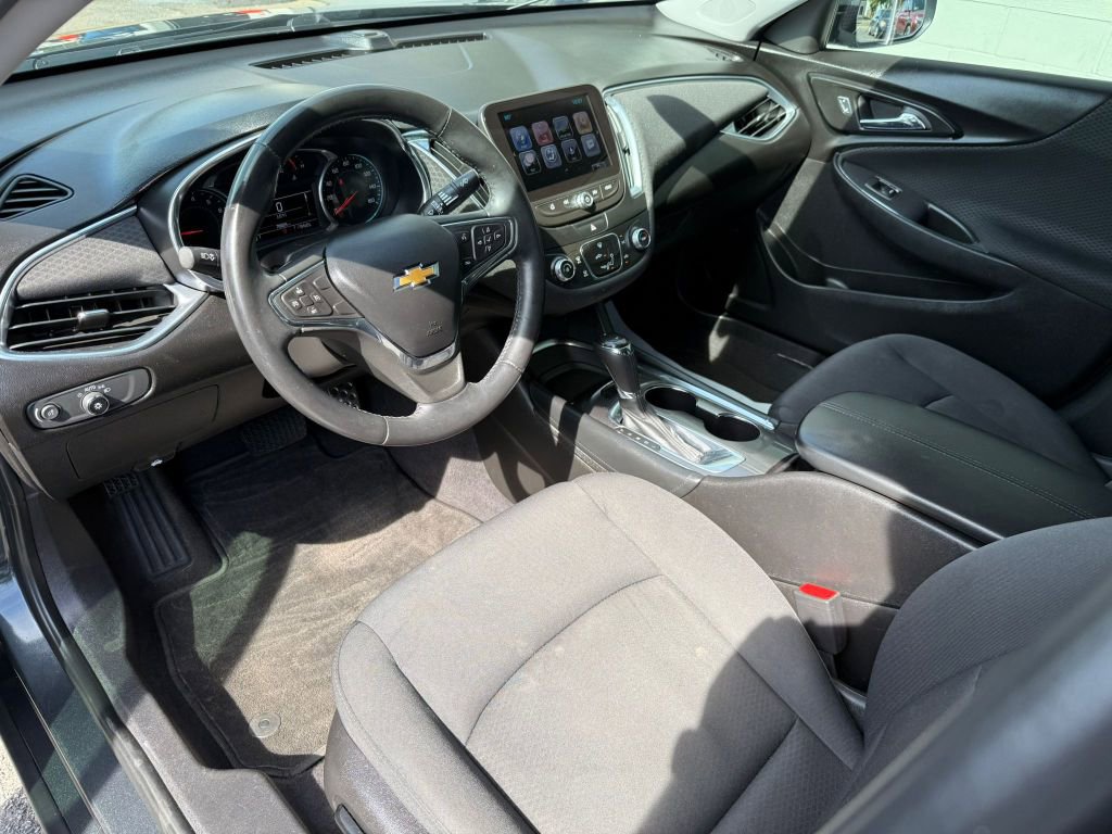 Used 2017 Chevrolet Malibu LT image 16