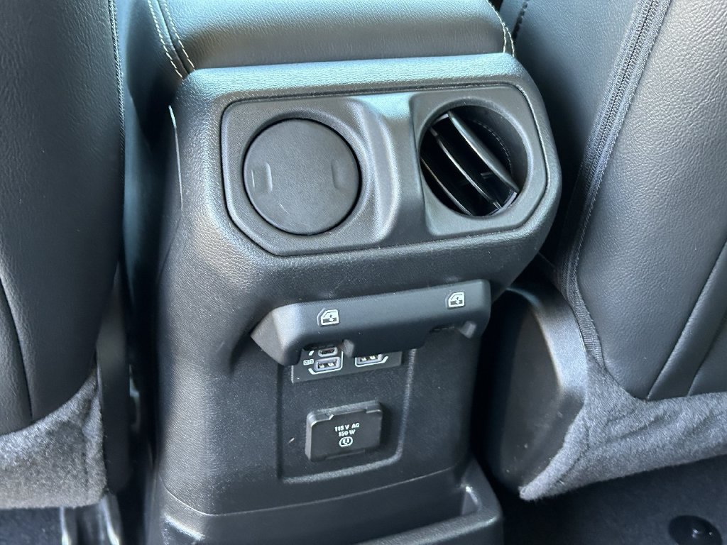 Used 2023 Jeep Wrangler Unlimited Sahara w/ Cold Weather Group AWD/4WD image 15
