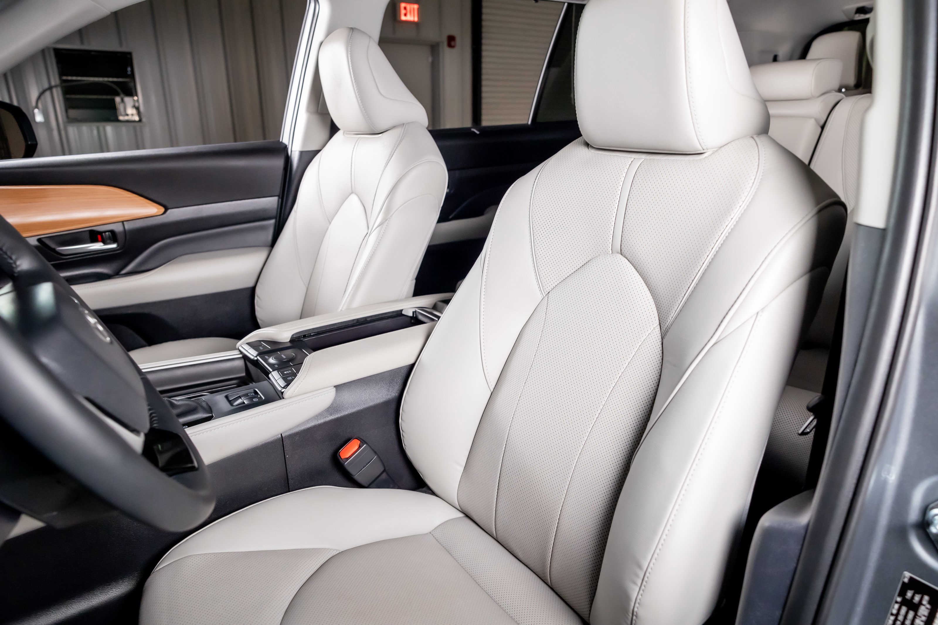 Used 2025 Toyota Grand Highlander FWD image 4