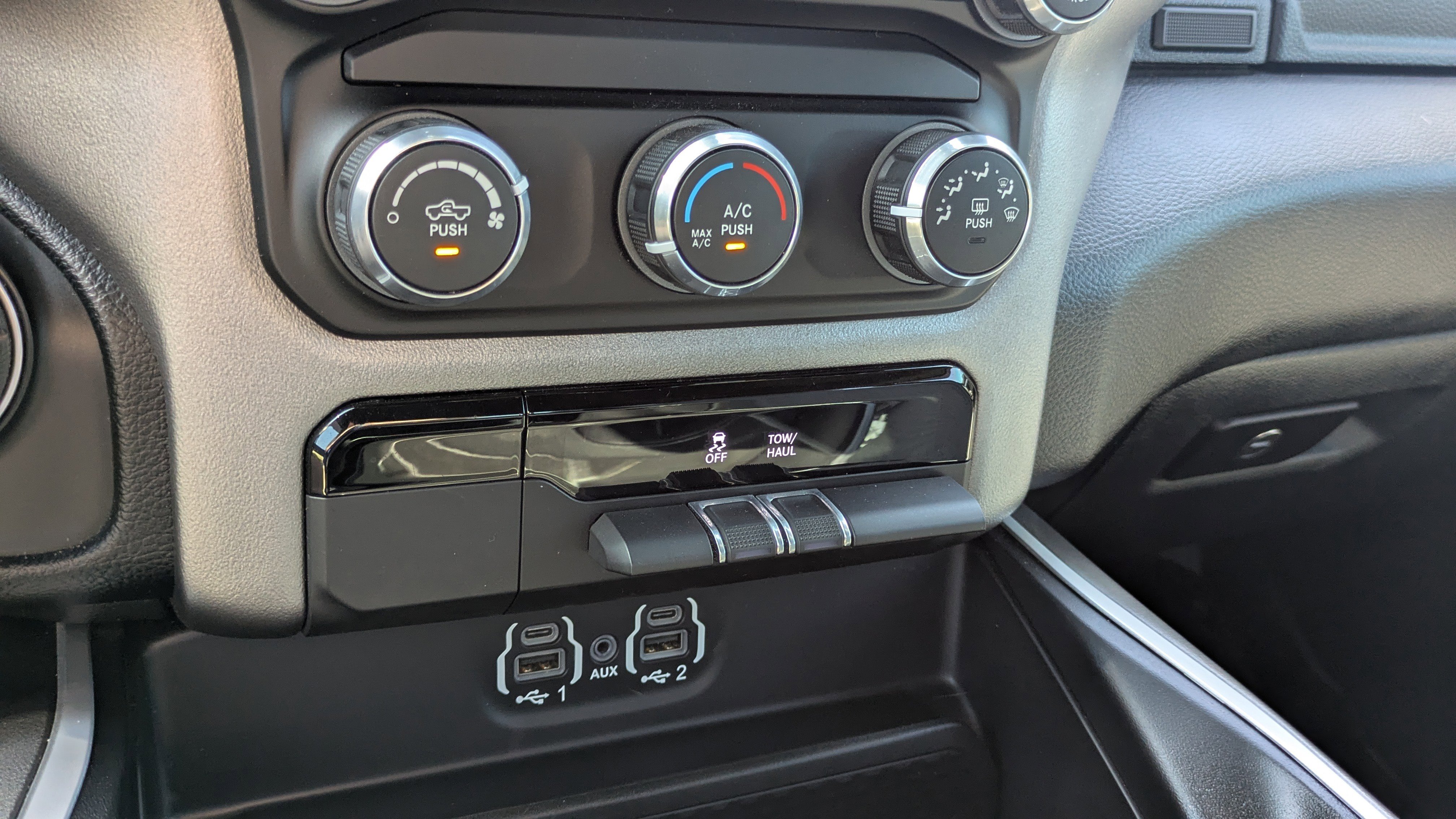 Used 2022 RAM 1500 Big Horn AWD/4WD image 16