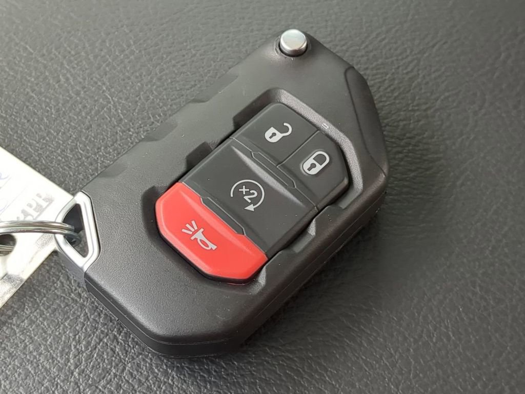 Used 2025 Jeep Gladiator Rubicon w/ Safety Group image 28