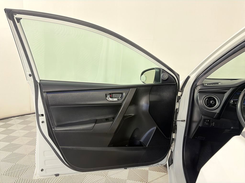 Used 2019 Toyota Corolla SE FWD image 10