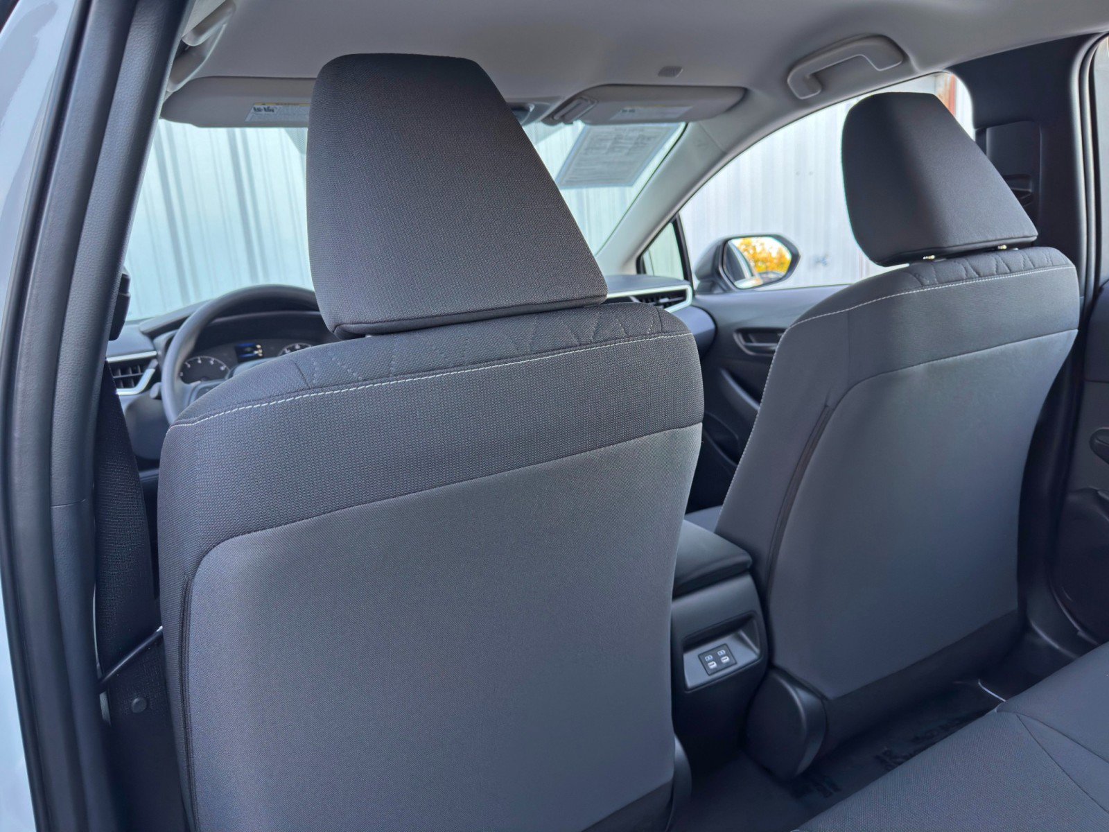 Used 2025 Toyota Corolla LE image 27