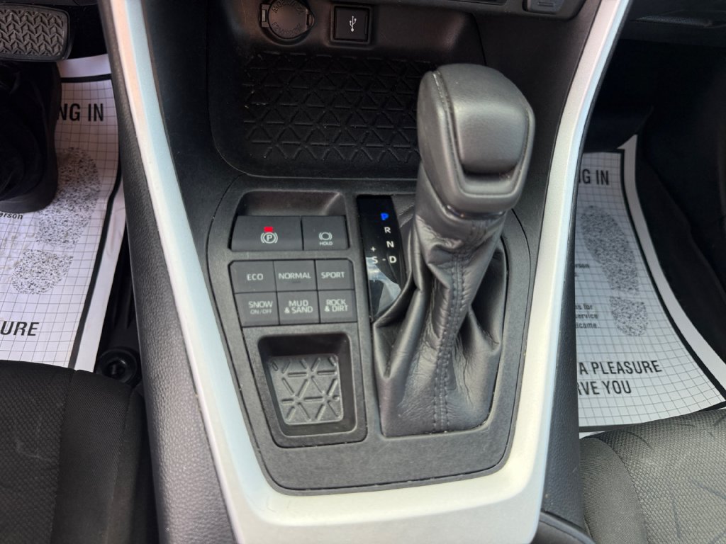 Used 2021 Toyota RAV4 XLE w/ Convenience Package AWD/4WD image 24