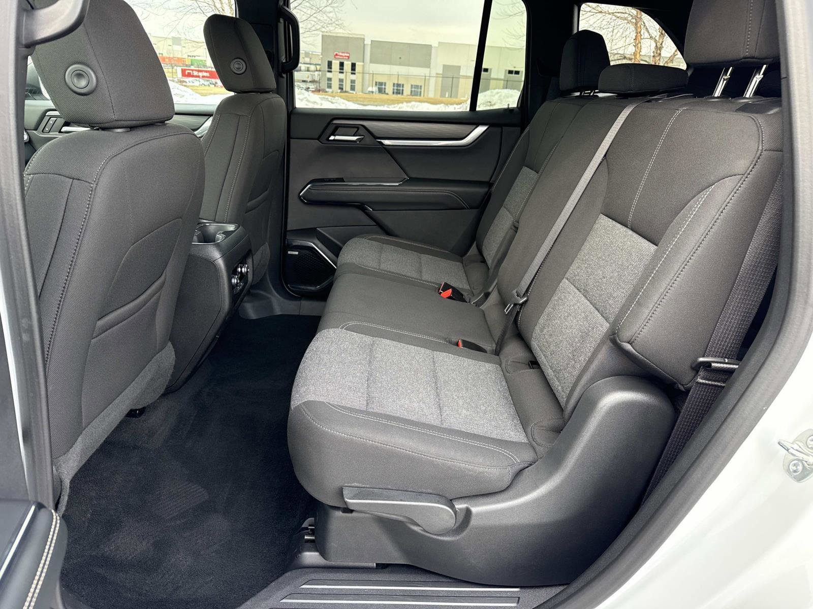 Used 2025 GMC Acadia Elevation image 22