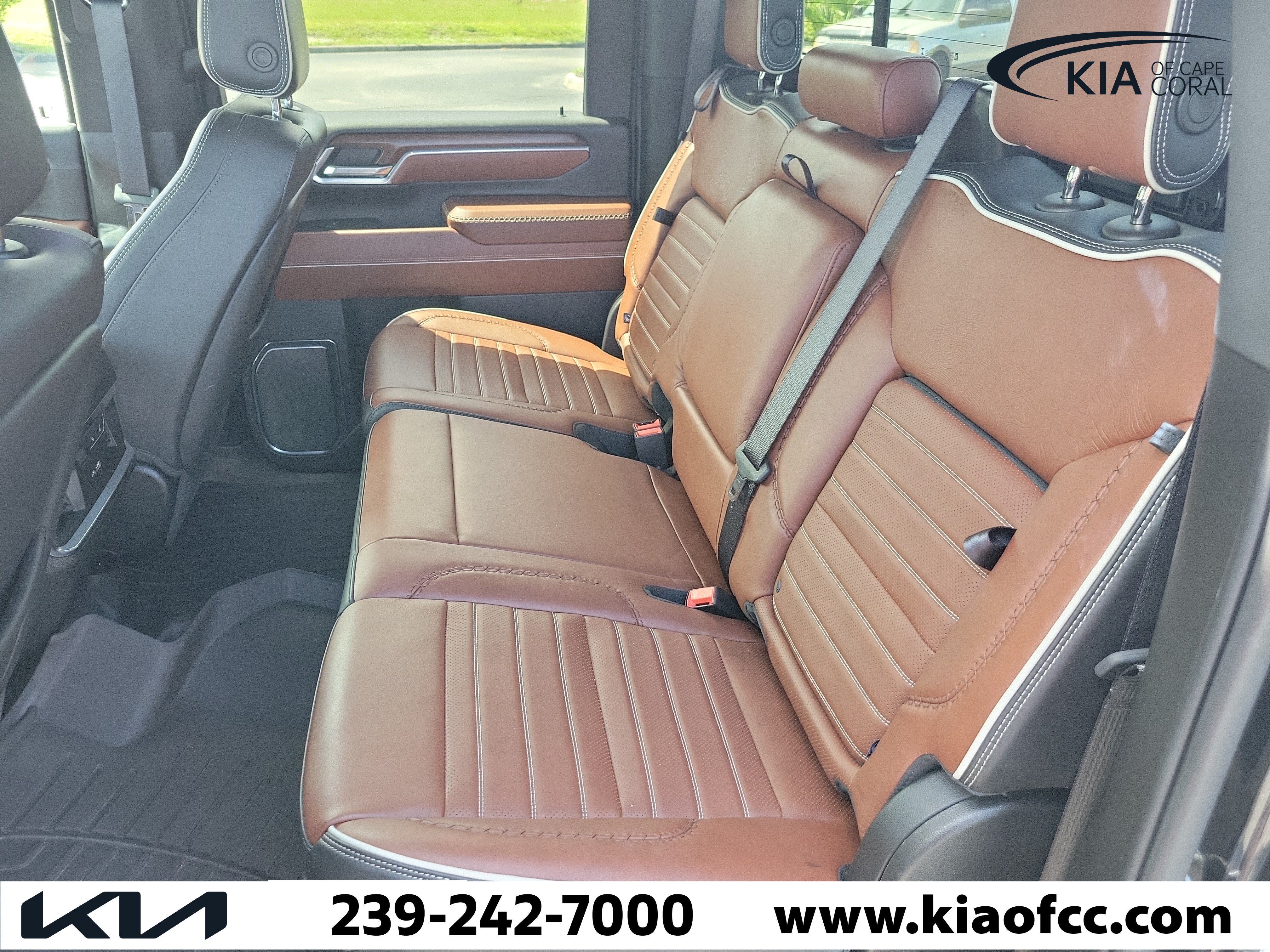 Used 2024 GMC Sierra 3500 Denali Ultimate AWD/4WD image 12